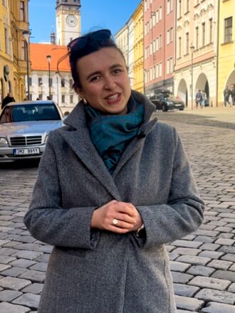 Františka Sandroni — lektorka, na Horním náměstí v Olomouci